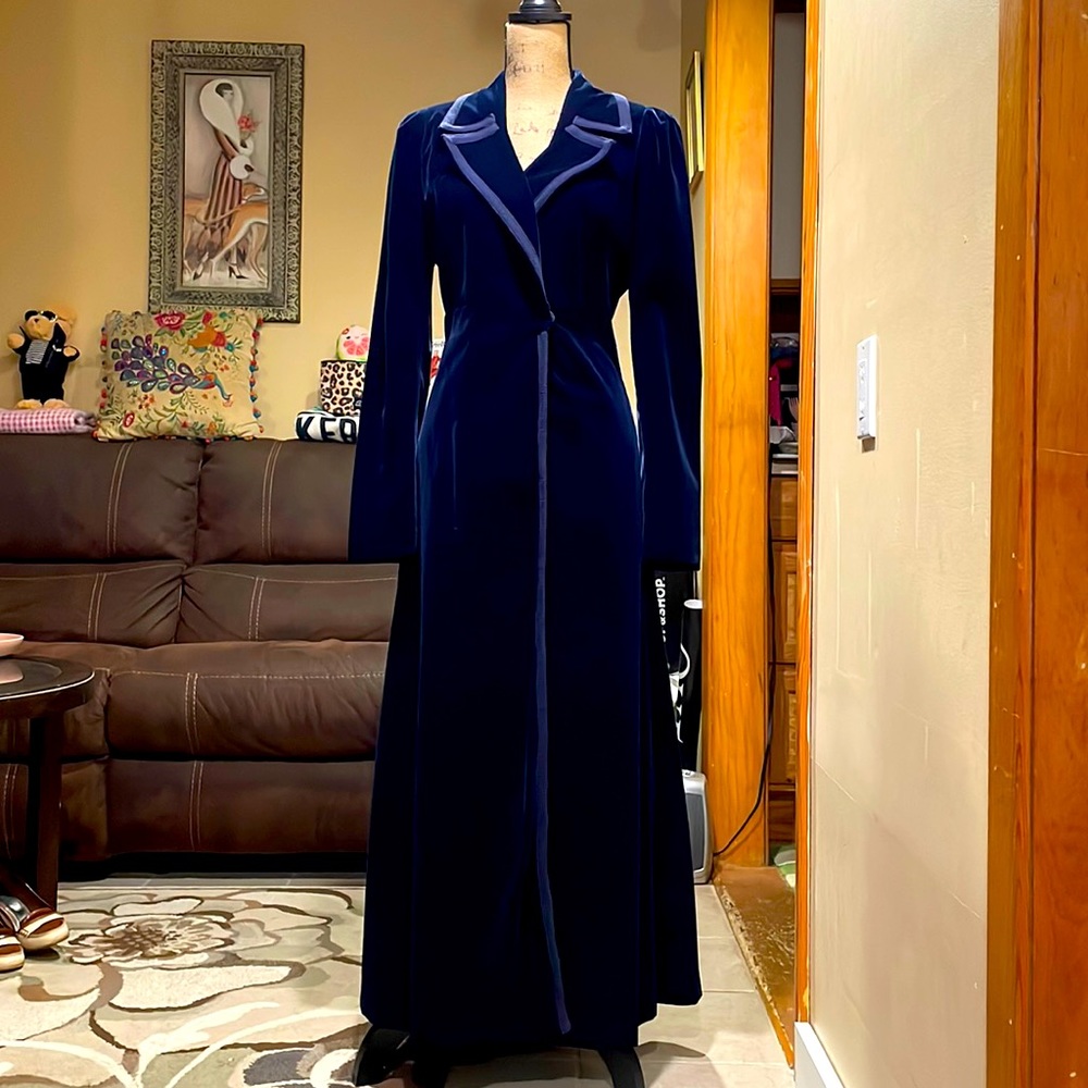 FEIINVAN Vintage Midnight Blue Velveteen Flared Collared Trim Maxi Coat